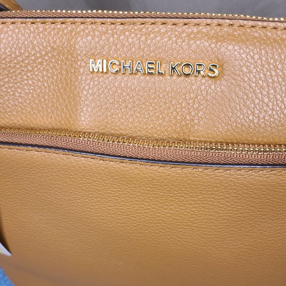 Purse - Picture 2 of 5